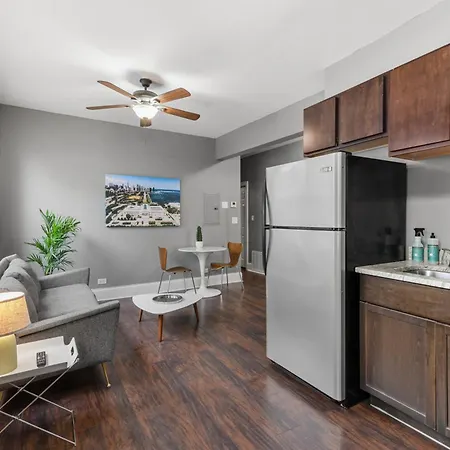Private Room In Stylish Humboldt Park Retreat